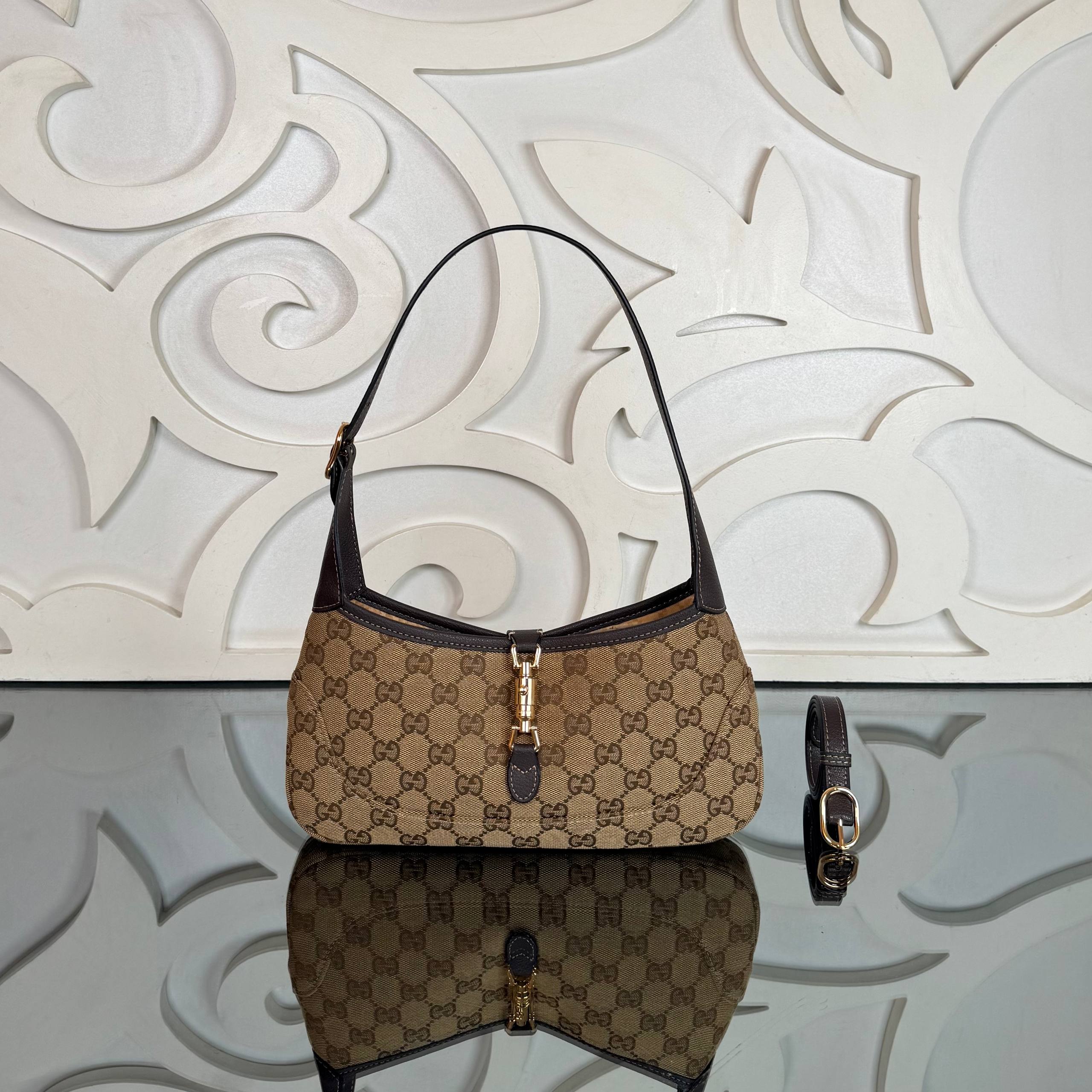 Gucci Jackie Small Bag

27x13 cm