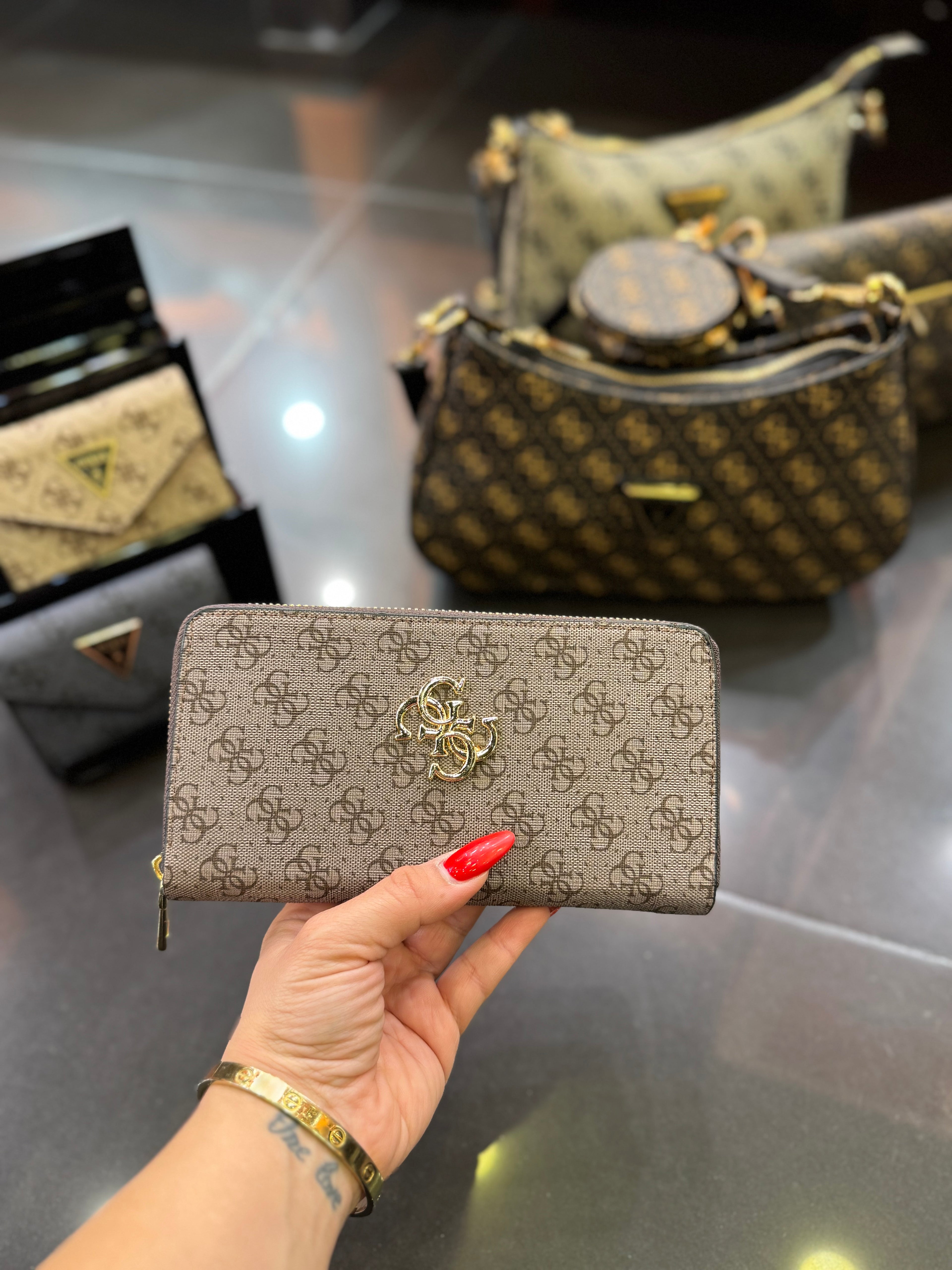 Guess πορτοφόλι καφέ