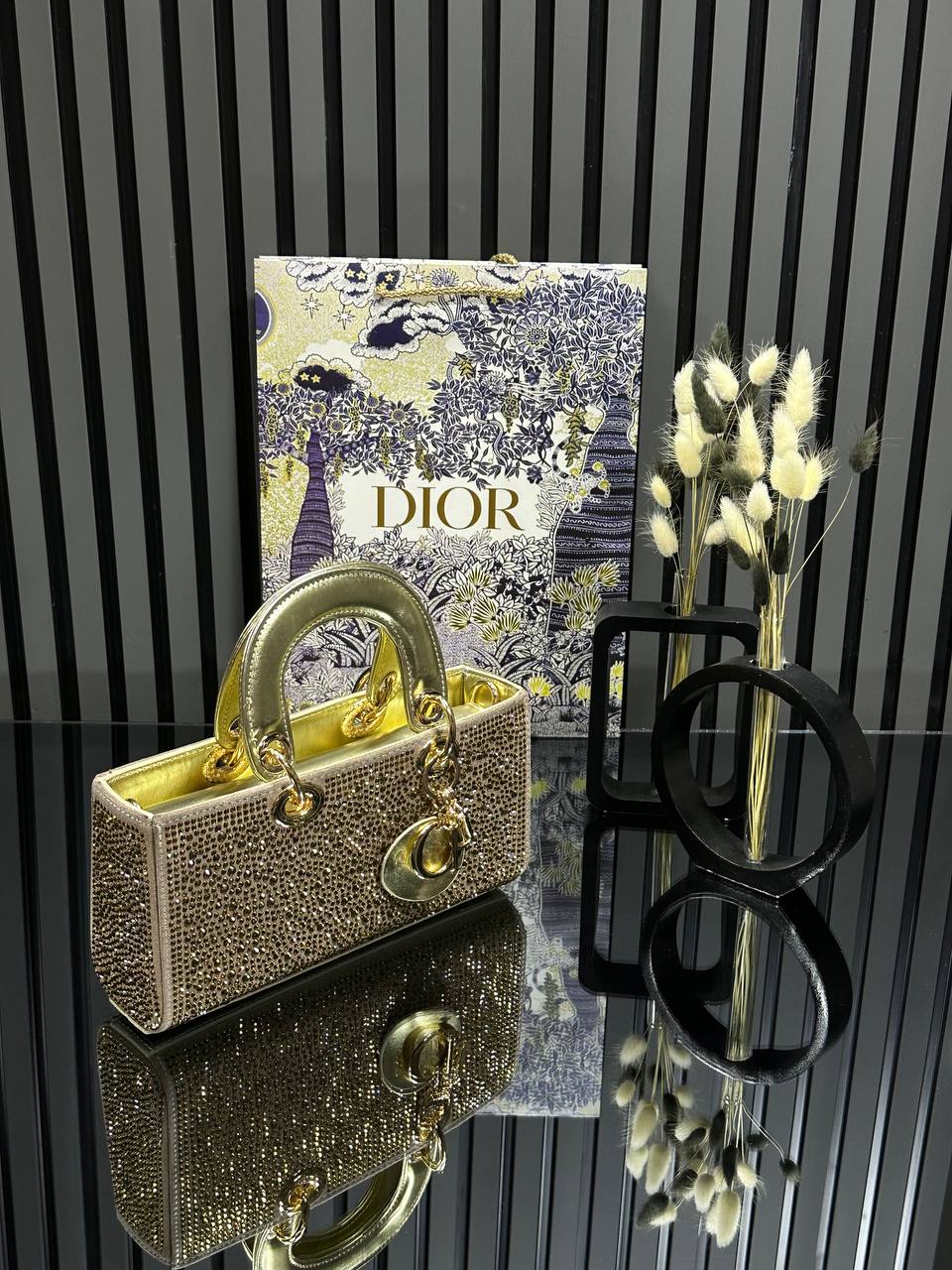 Dior χρυσή με στρας