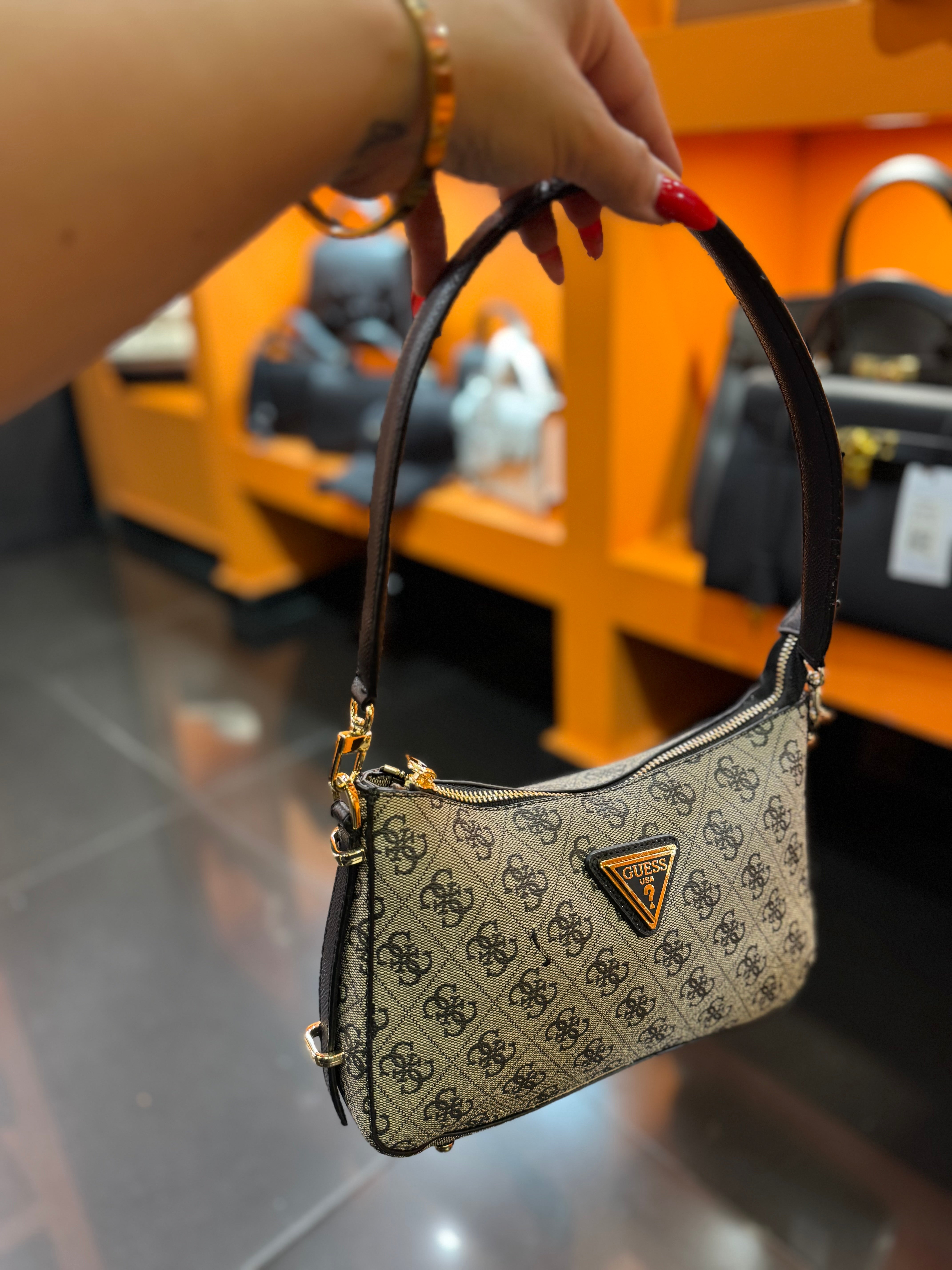 Guess γκρι_μαυρο