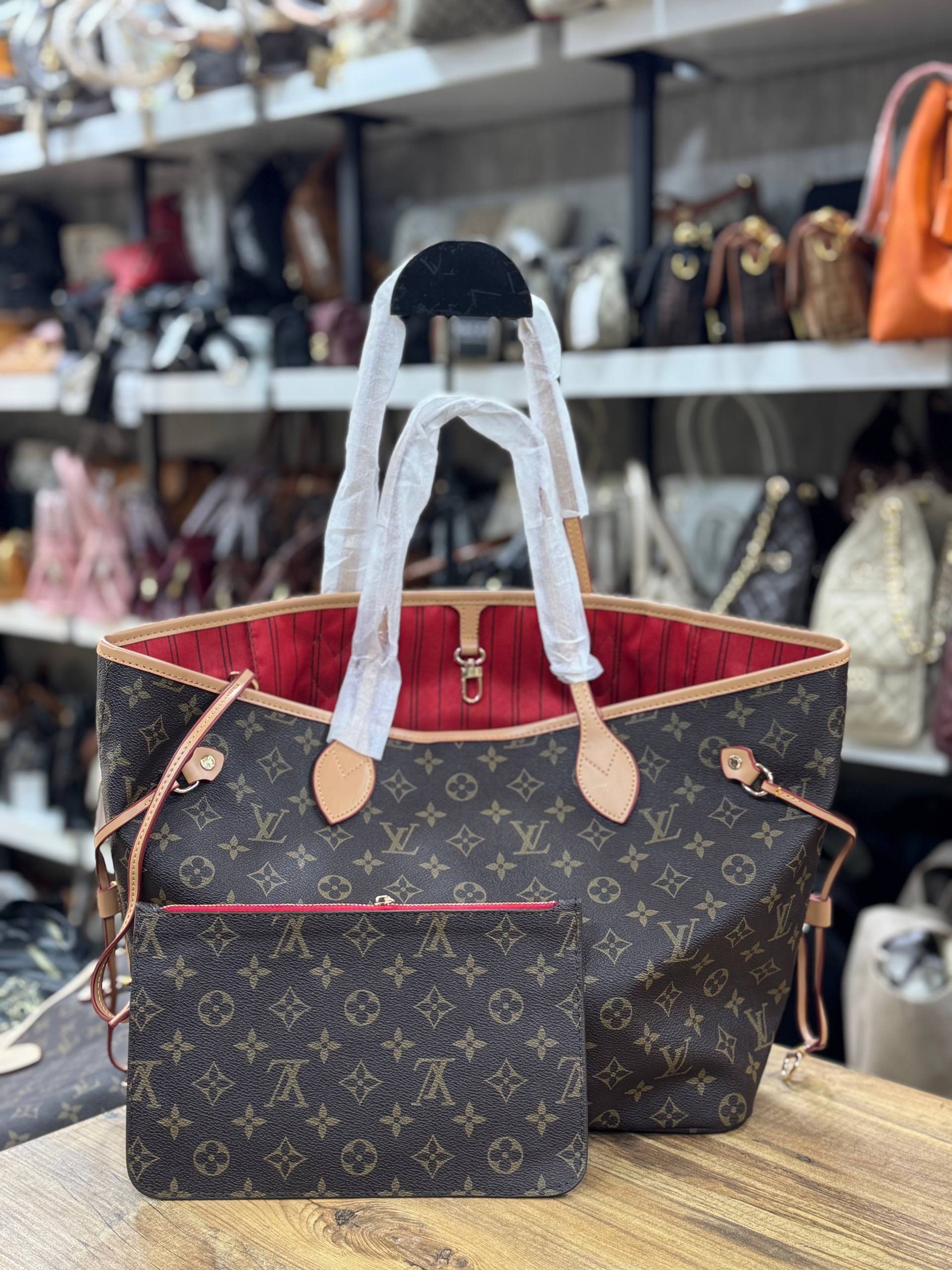 Louis  Vuitton   Neverful   Medium   Size  50 x 28