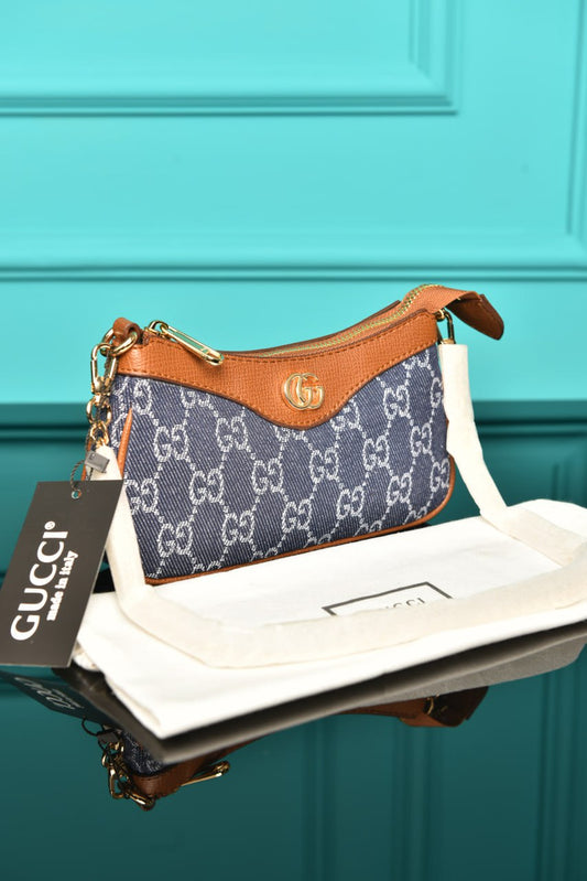 GUCCI- Ophidia Mini Bag
19 × 10 × 3 cm