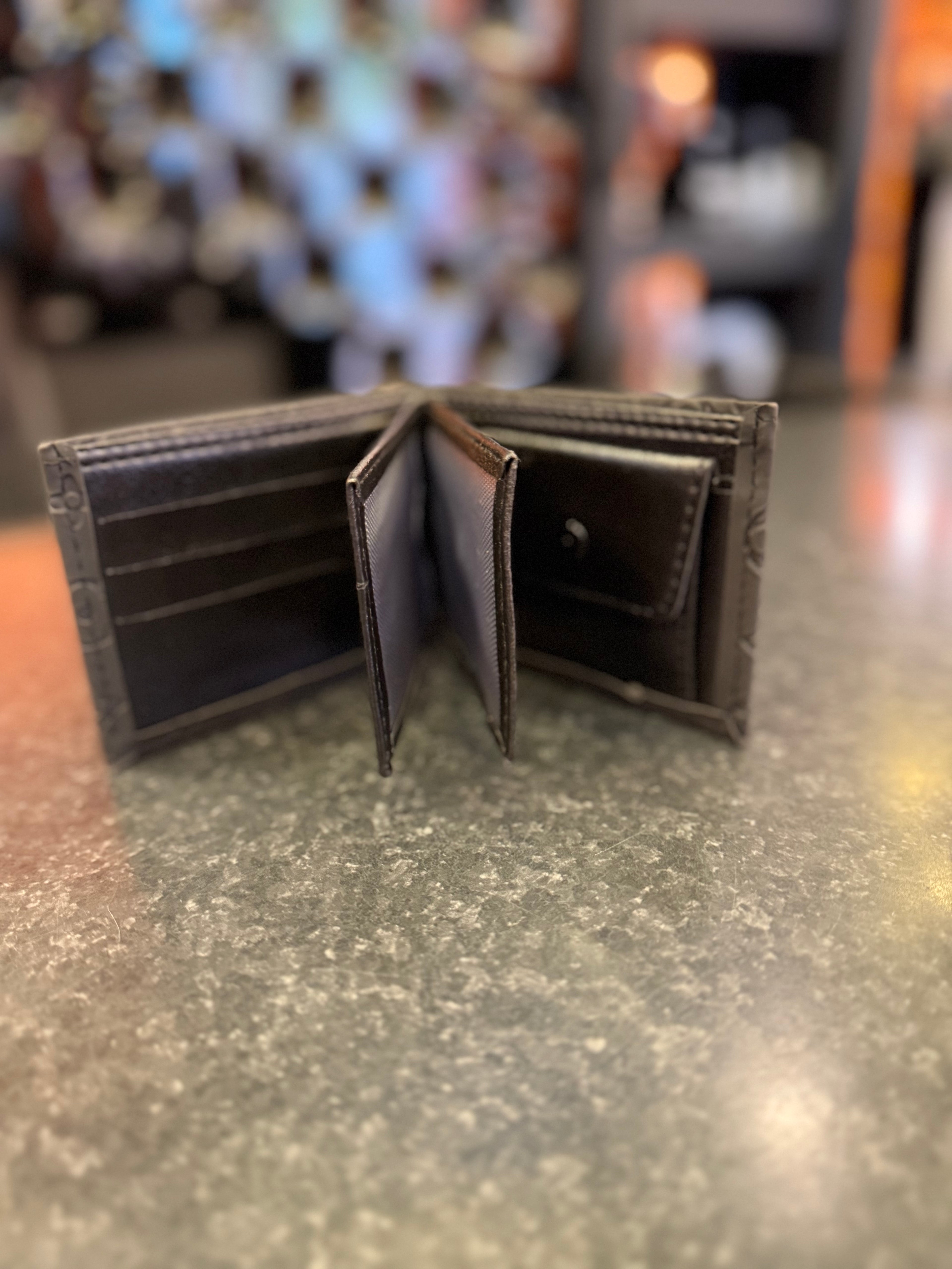 Πορτοφόλι Louis Vuitton monogram total black men 004