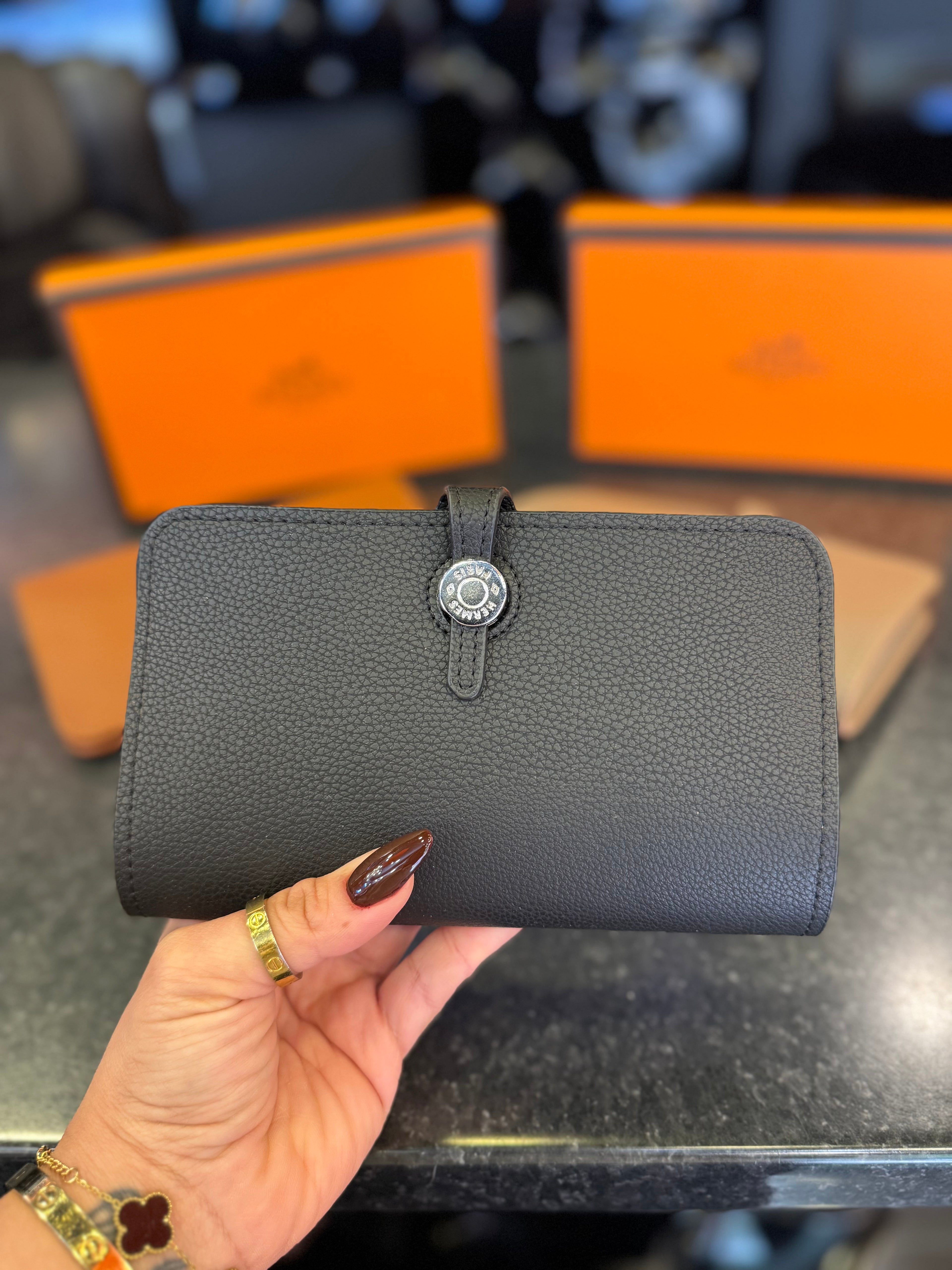 Hermes πορτοφόλι μαύρο