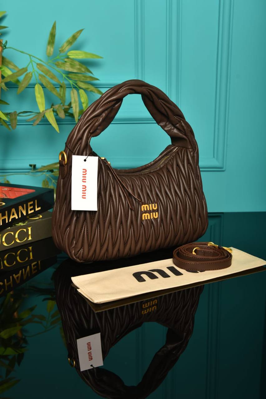 Miu Miu Hobo brown size:27x35x4.5cm