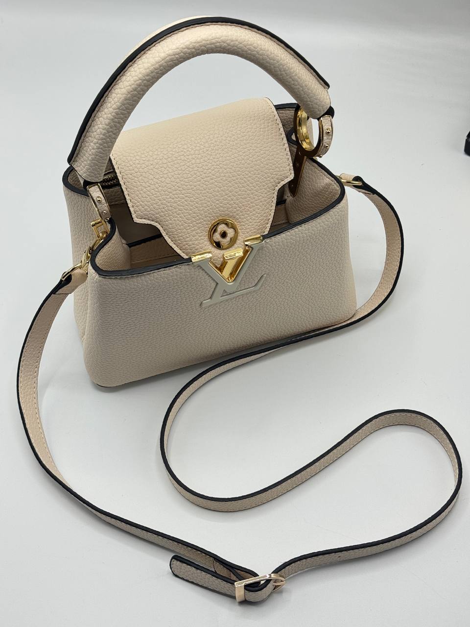 LOUIS VUITTON CAPUCİNES BB BAG SİZE ➡️ 22/15 CM 💫 LUXURY QUALİTY 🤩