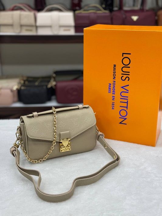 Louıs Vuıtton Metis Pochette east west 🤎💫
21x13cm