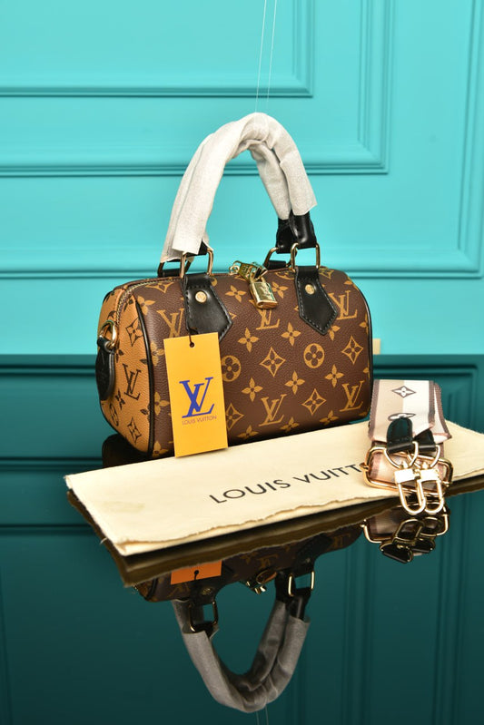 LOUIS VUITTON - Speedy Bandouliere 20
20 × 13.5 × 12 cm
