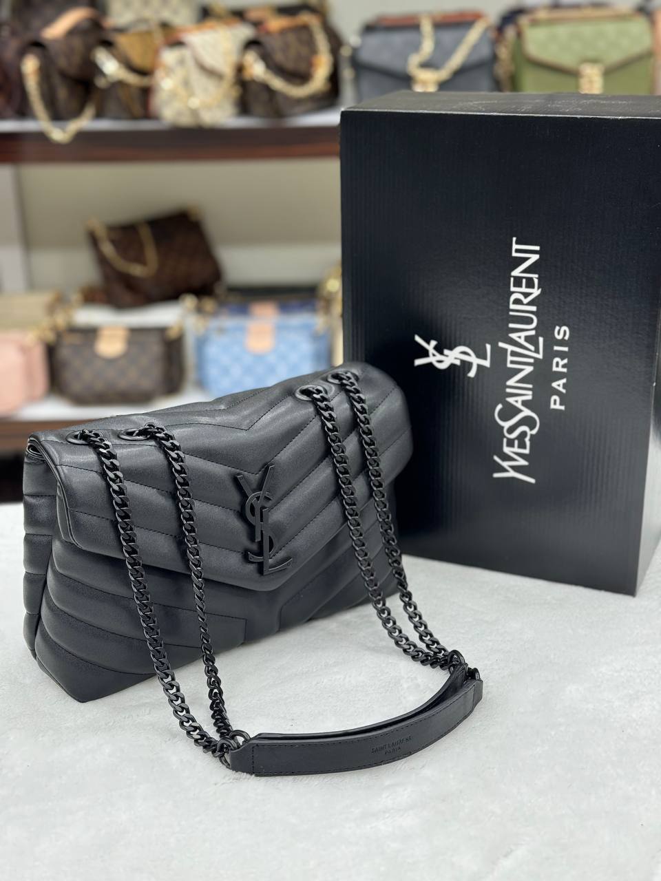 YSL Loulou medium  total black size 29x21