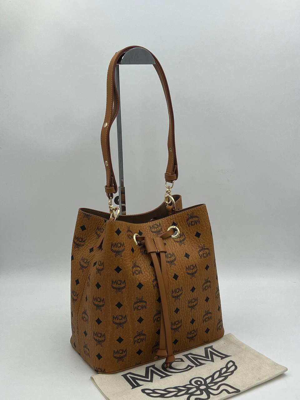 Mcm NeoNeo size :25x27