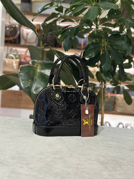 Louis Vuitton Nano Alma monogram 20x13cm