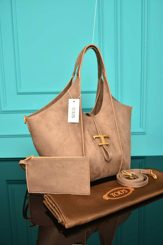 - TOD'S - Timeless Shopping Bag in Suede
47 × 29 × 14 cm