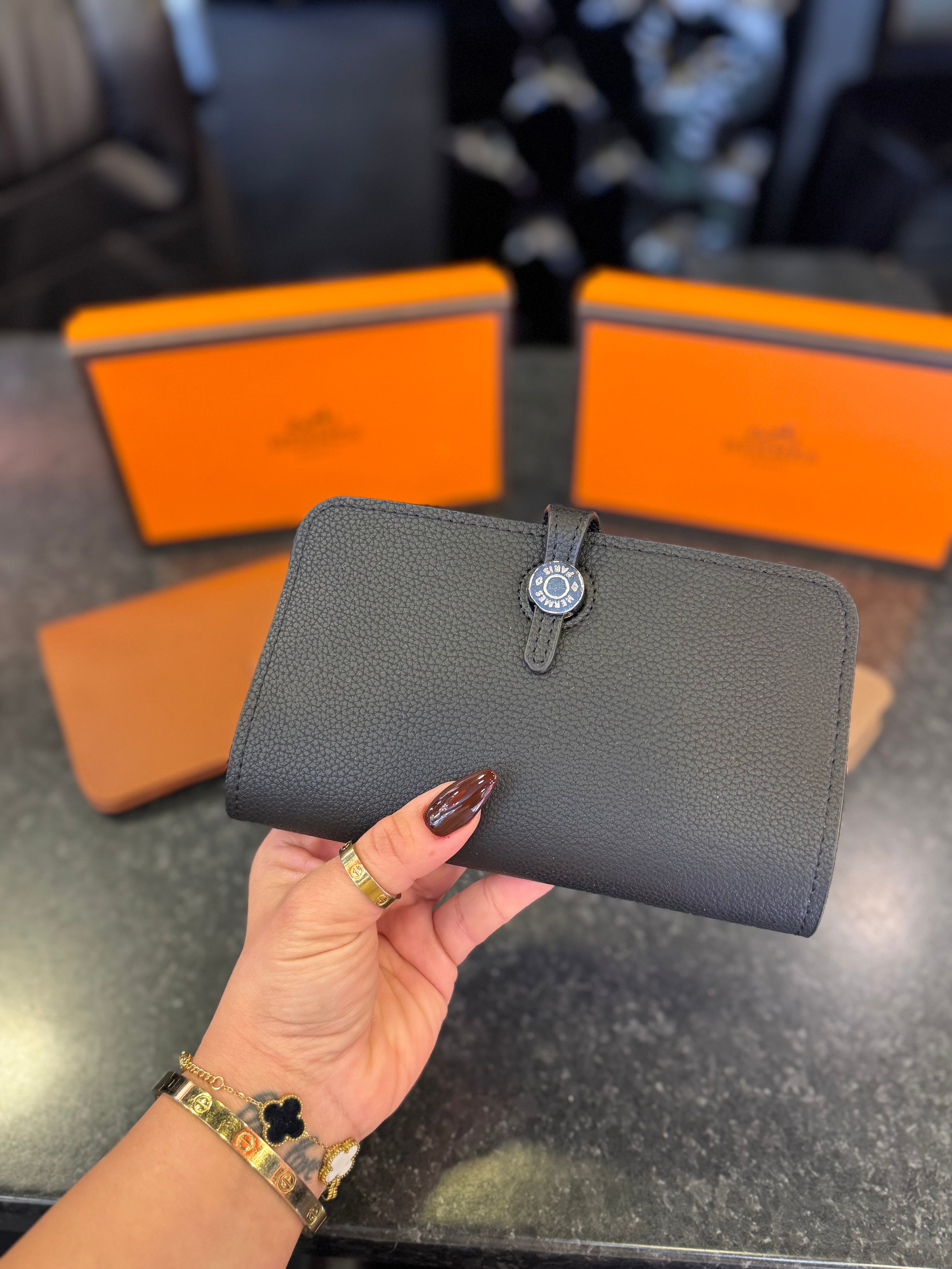 Hermes πορτοφόλι μαύρο