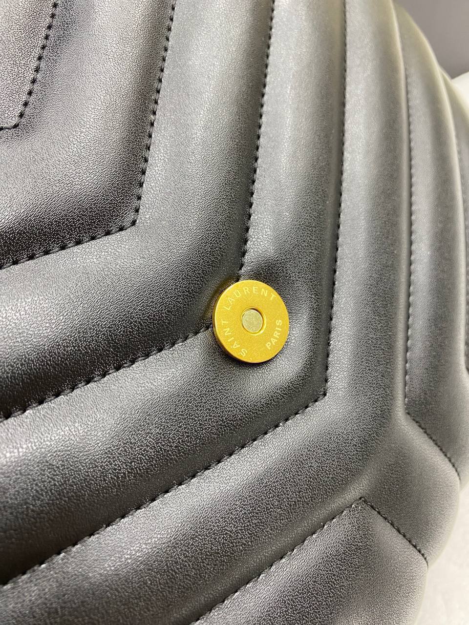 YSL Loulou big black-gold size 33x26