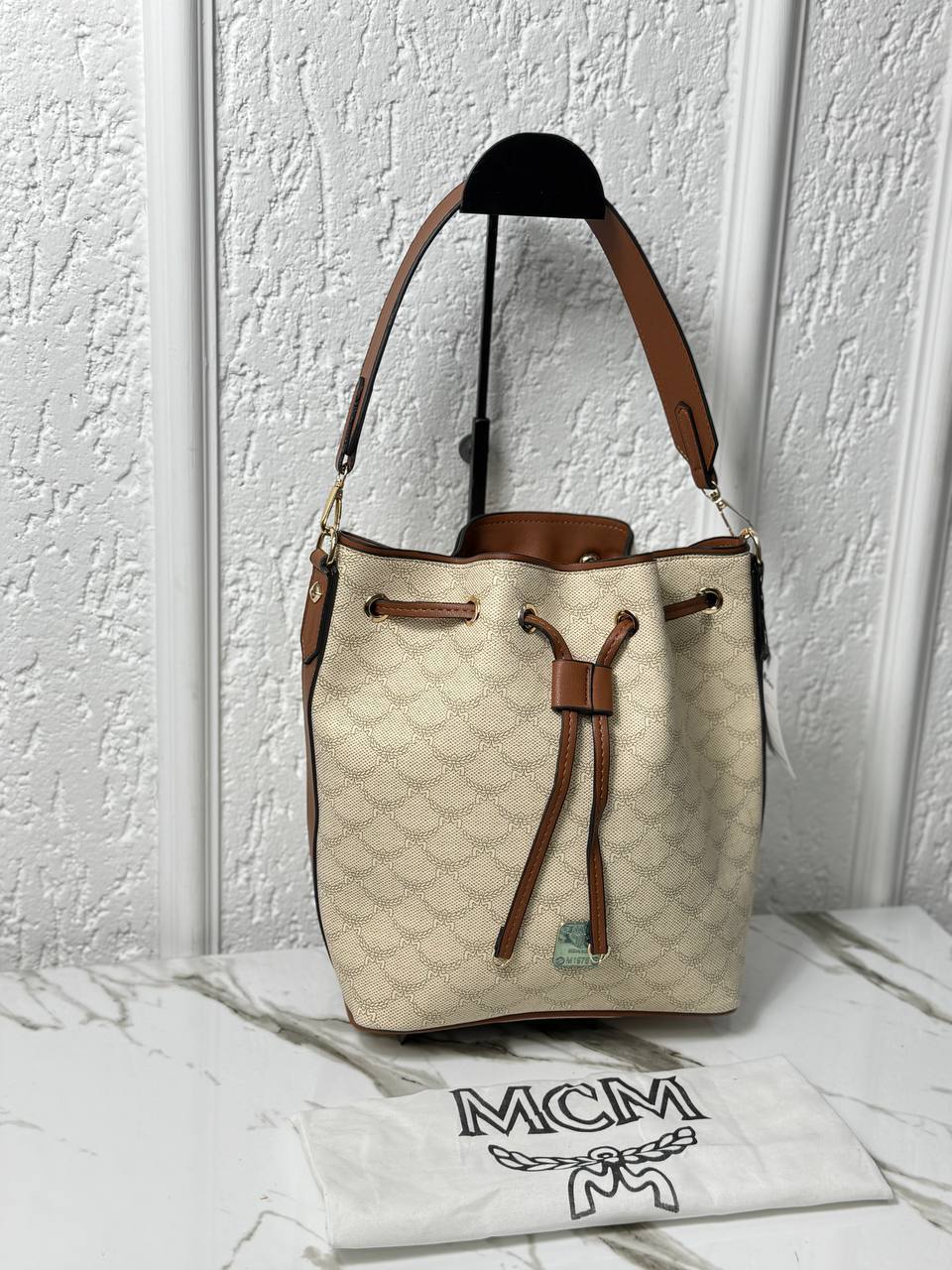 Mcm neo neo  size 28x25