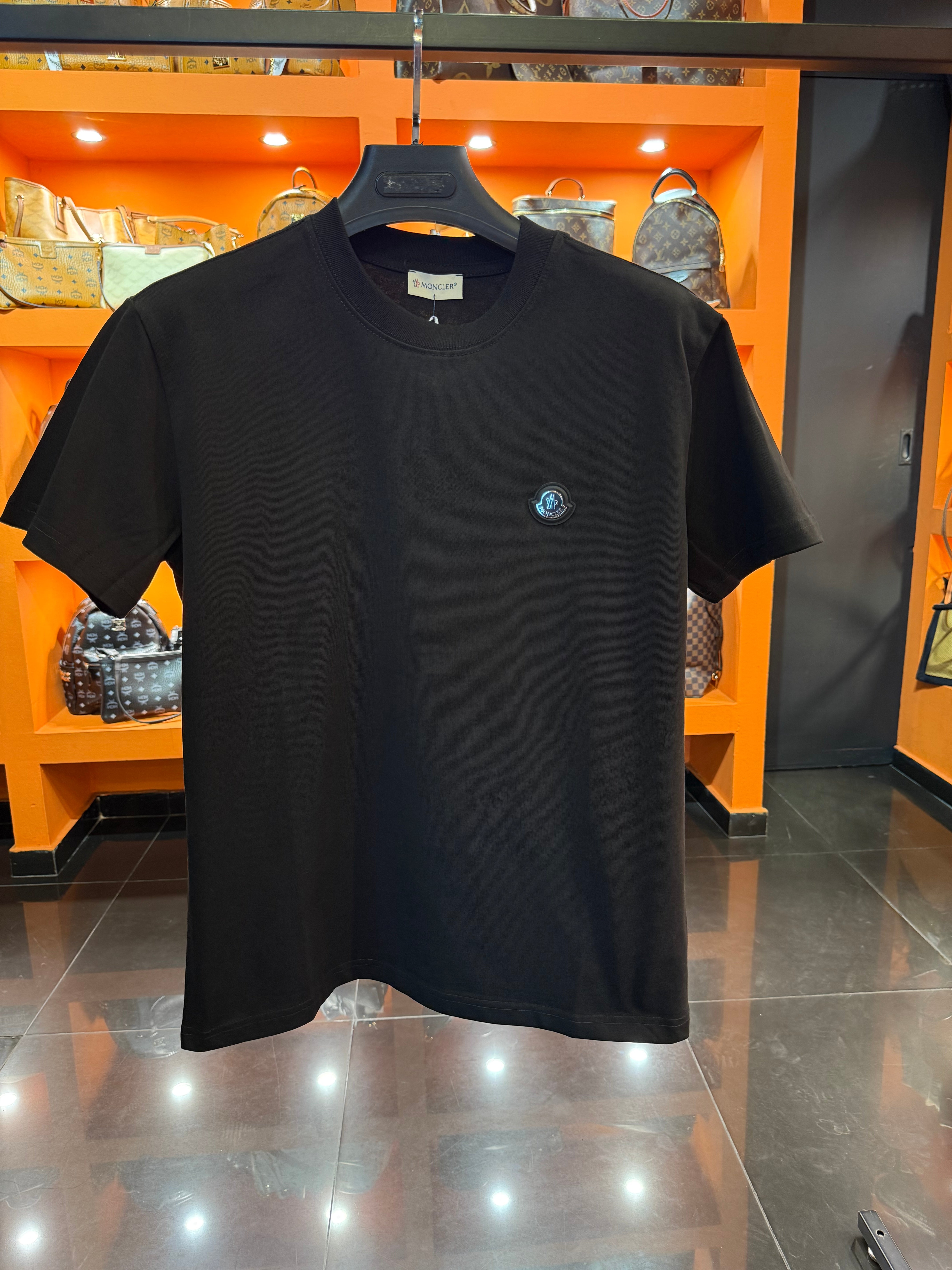 T-shirt - Moncler  black 01