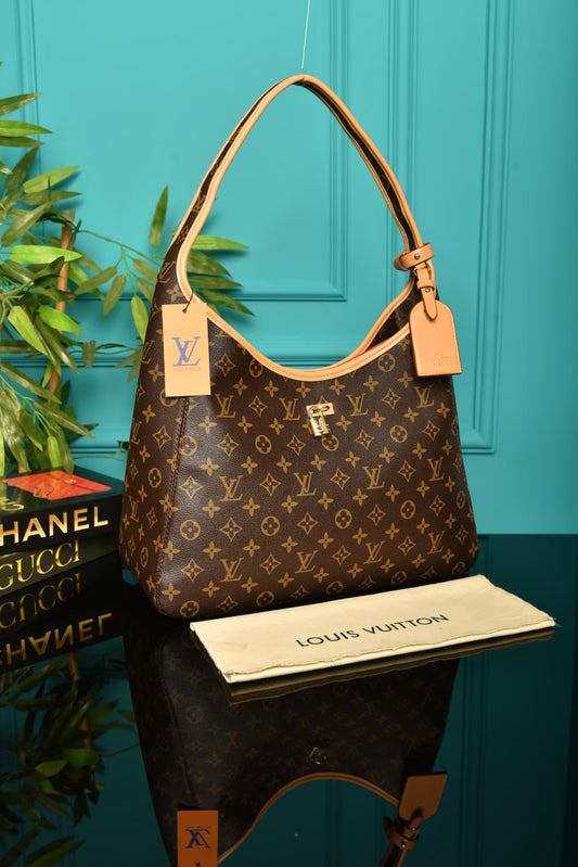 2248 - LOUIS VUITTON - The Drop GM 42 × 23 × 16 cm