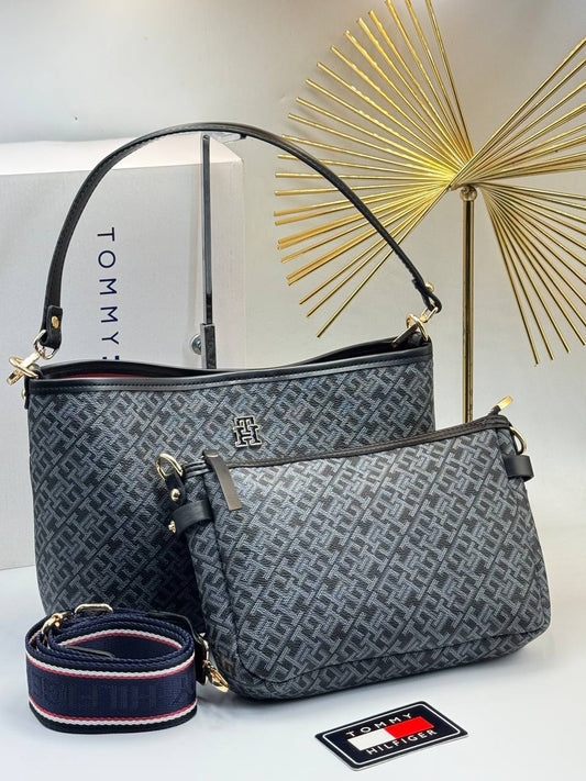 TOMMY HİLFİGER MONOPLAY SHOLDER BAG💫 SİZE➡️21/35✨