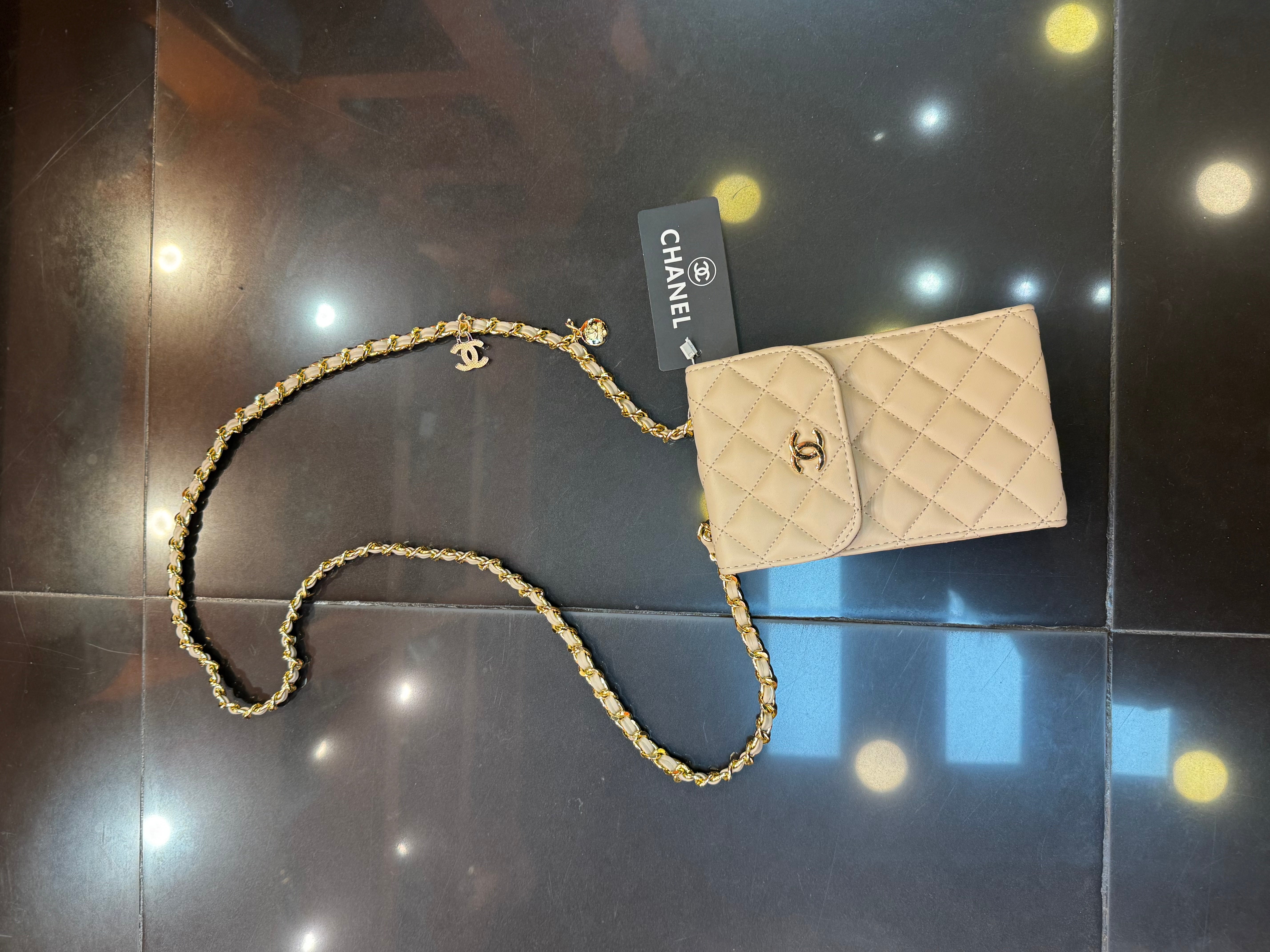 Chanel μπεζ