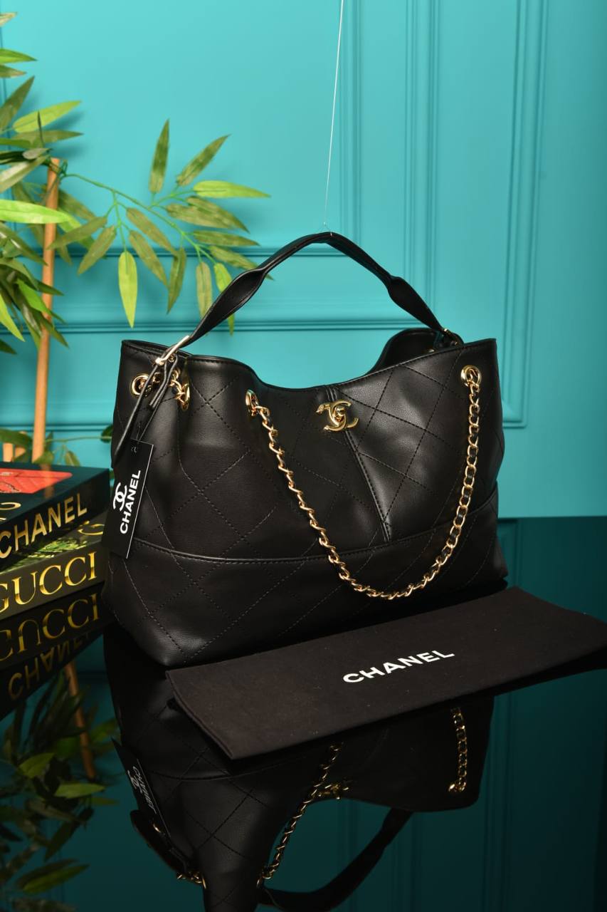 Chanel shopping bag size :23x36