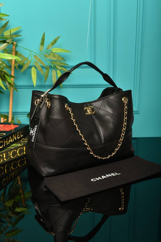 Chanel shopping bag size :23x36