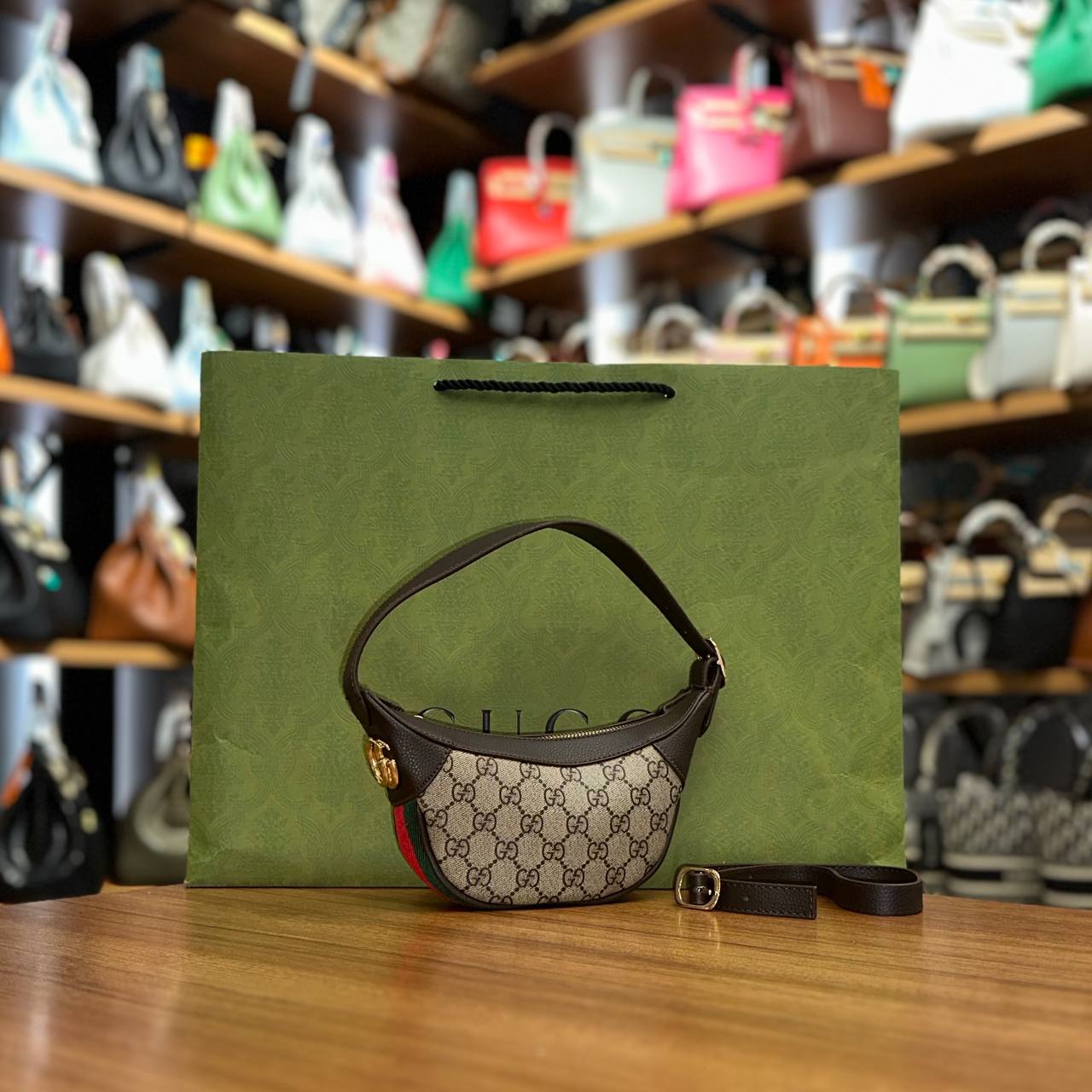 Gucci μαύρο small size