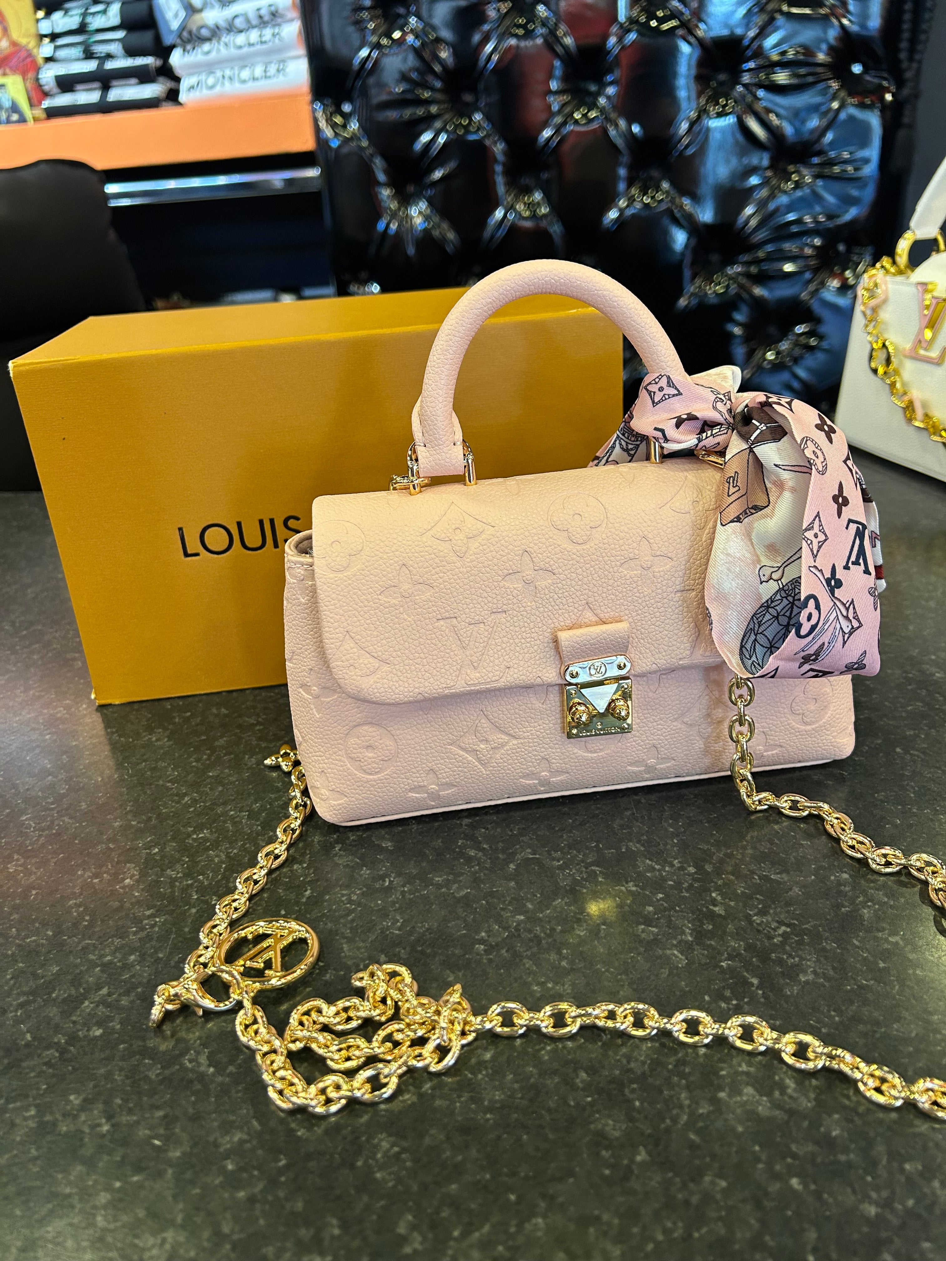 ✨LOUIS VUITTON ✨