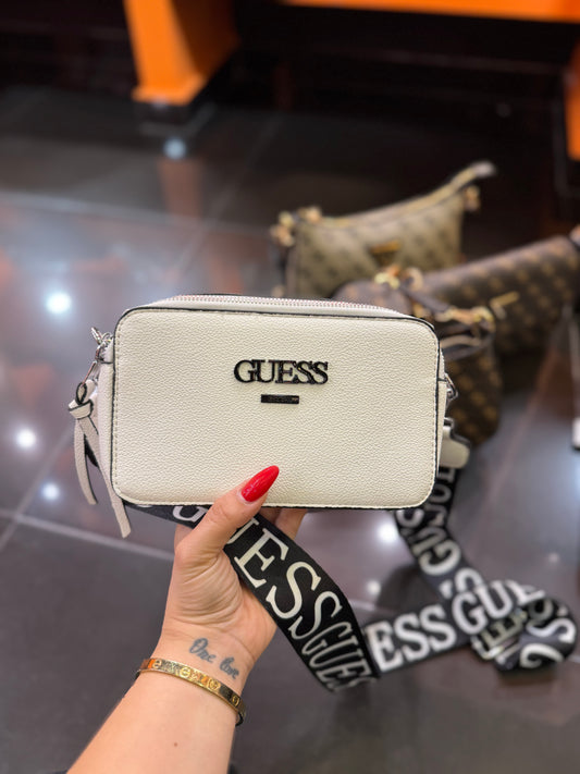 Guess λευκή τσάντα με Ιμάντα