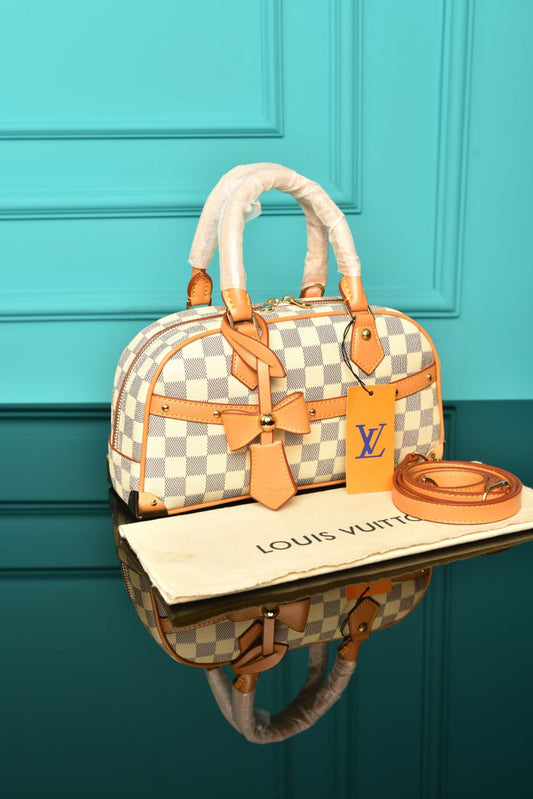 Louis Vuitton - Handbag East-West : 27 x 14 x 10 cm
