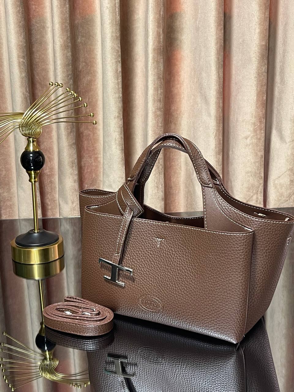 TOD’S καφέ δέρμα