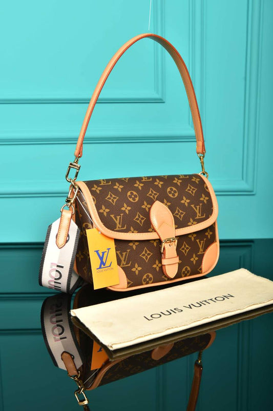 2150 - LOUIS VUITTON - Diane 24 × 15 × 9 cm