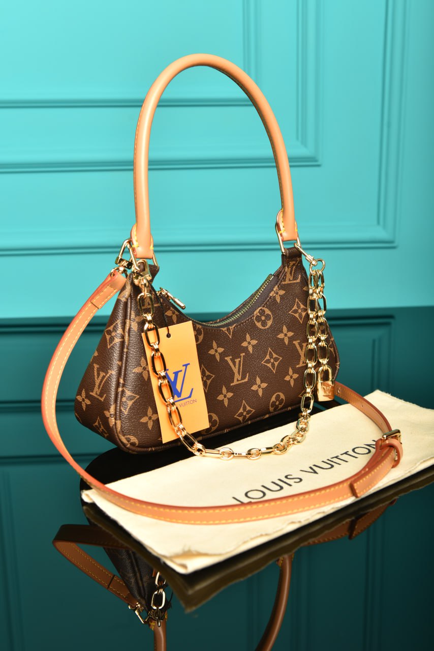 LOUIS VUITTON -monogram Catchy PM  : 24 × 10 × 6 cm
