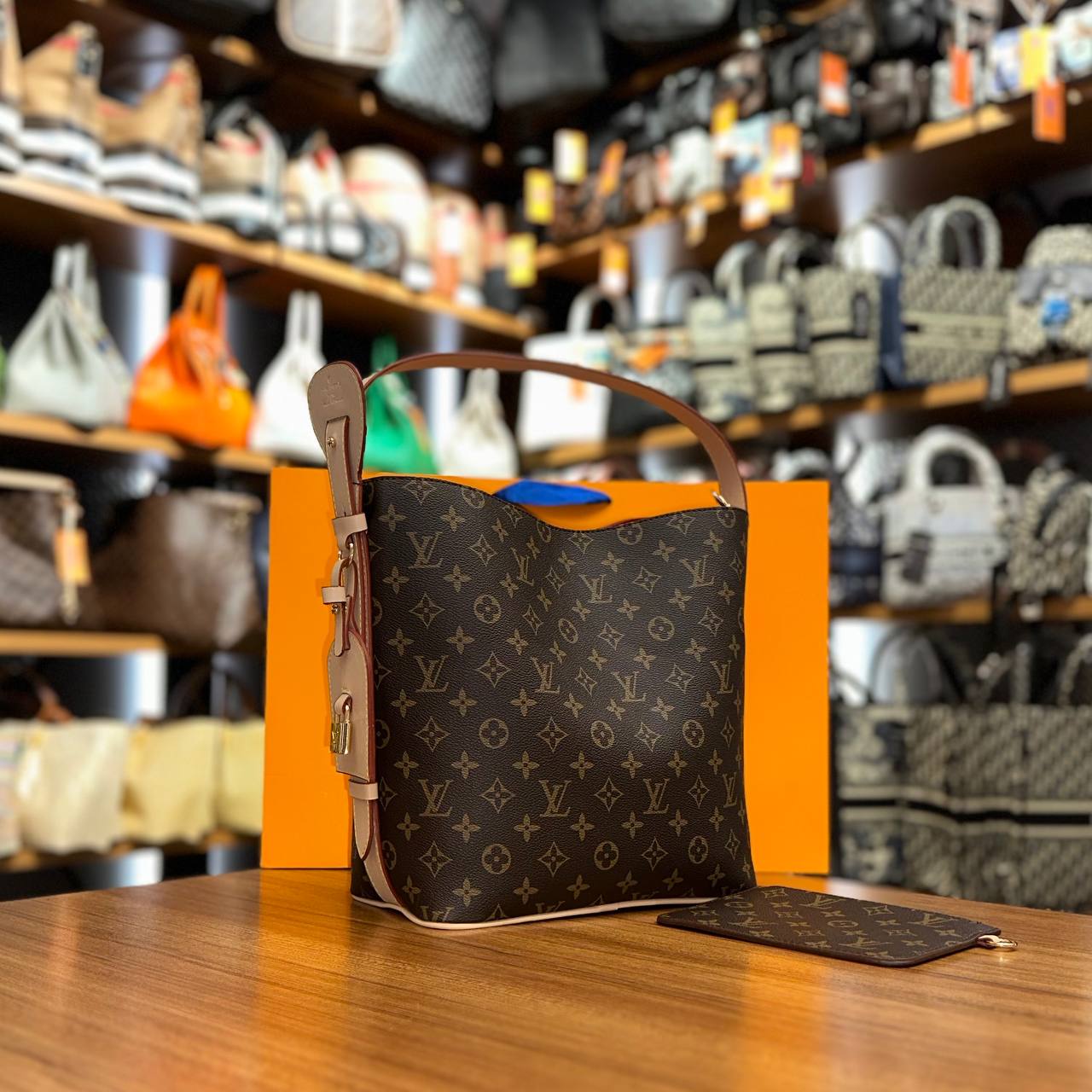 LOUİS VUİTTON ALL İN GM BAG   SİZE = 34✖️29 CM