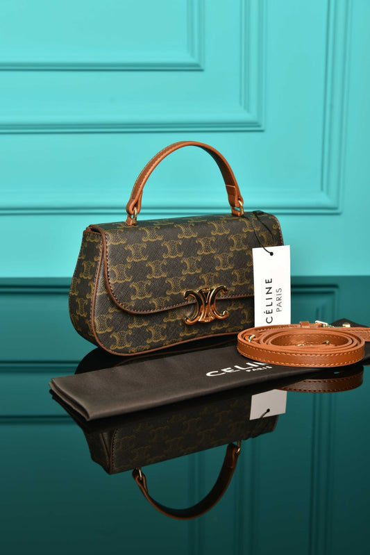 CELINE - Lola in Shiny Calfskin  20 × 11.5 × 5 cm