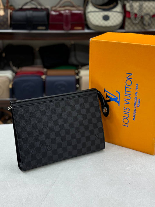 Louis Vuitton Damier clutch size27x20