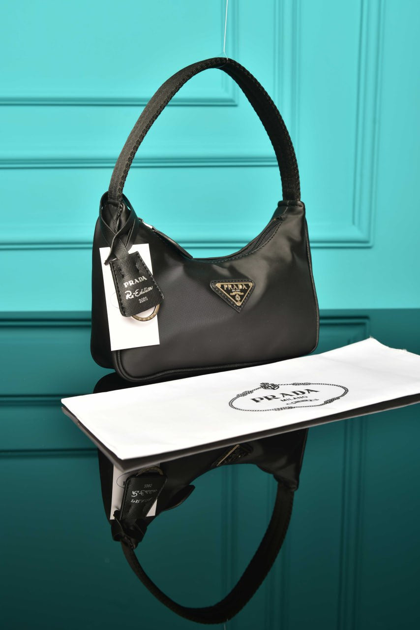 Prada μαύρο
