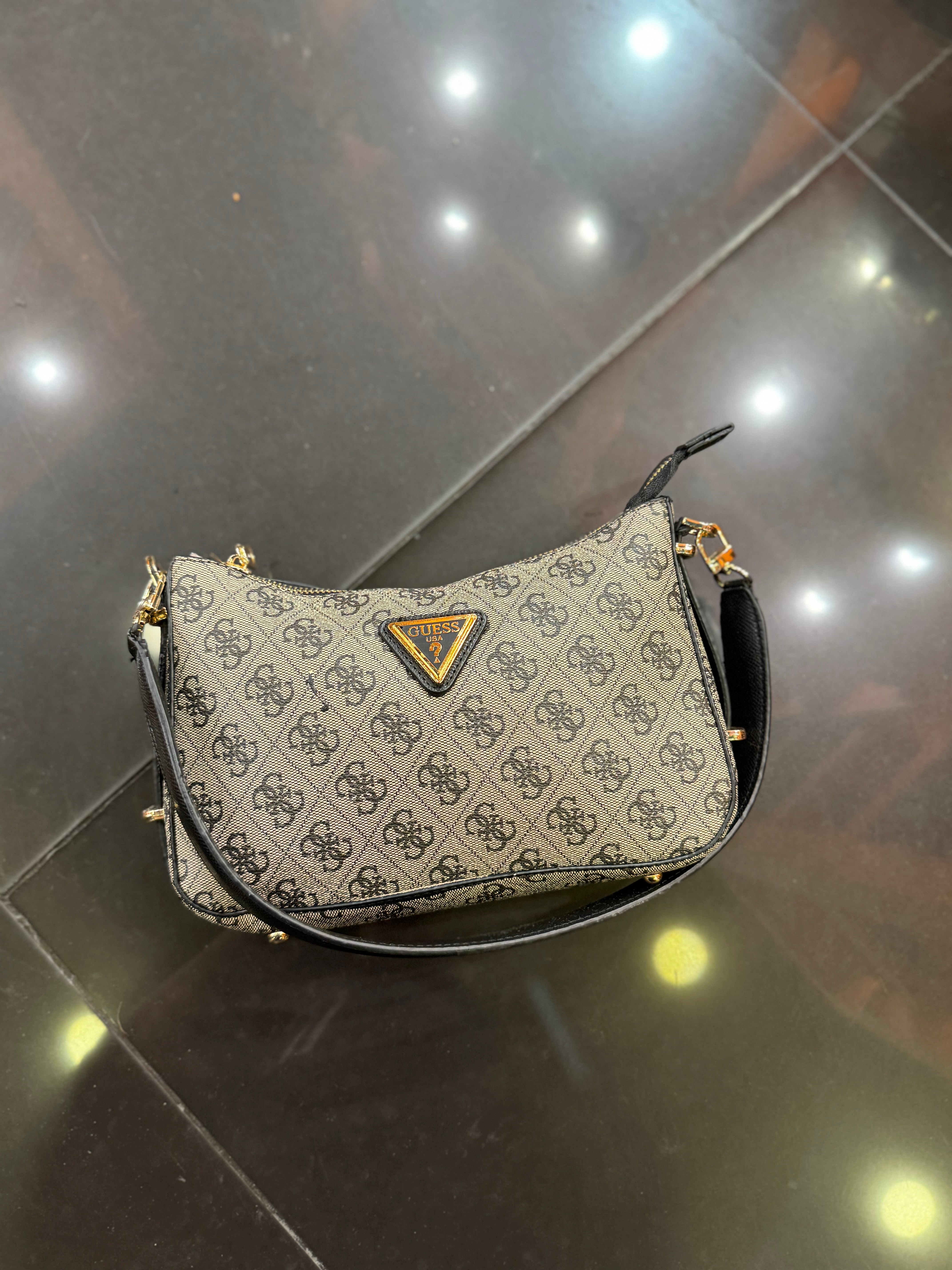 Guess γκρι_μαυρο