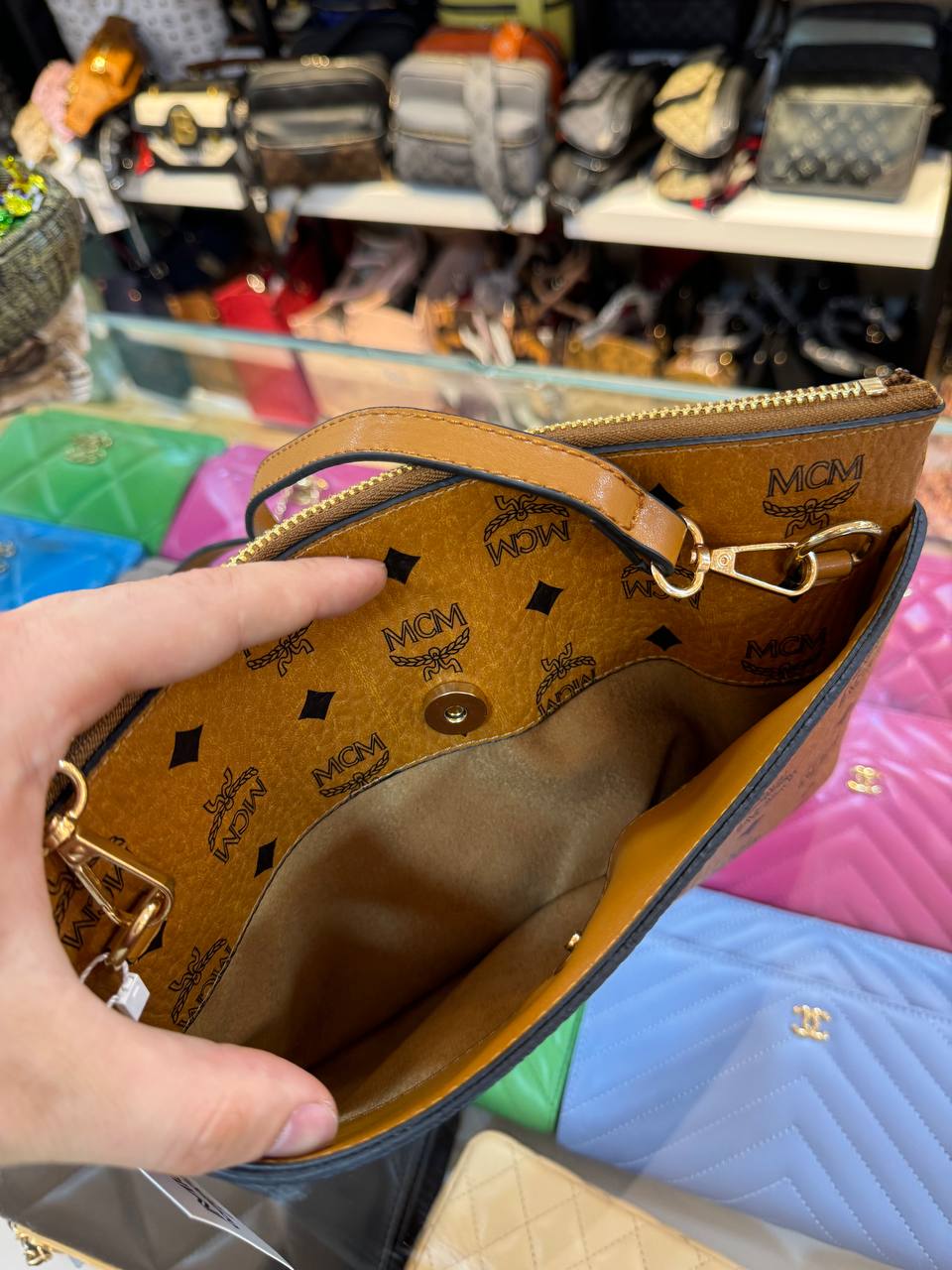 Mcm cross body brown size 28x21