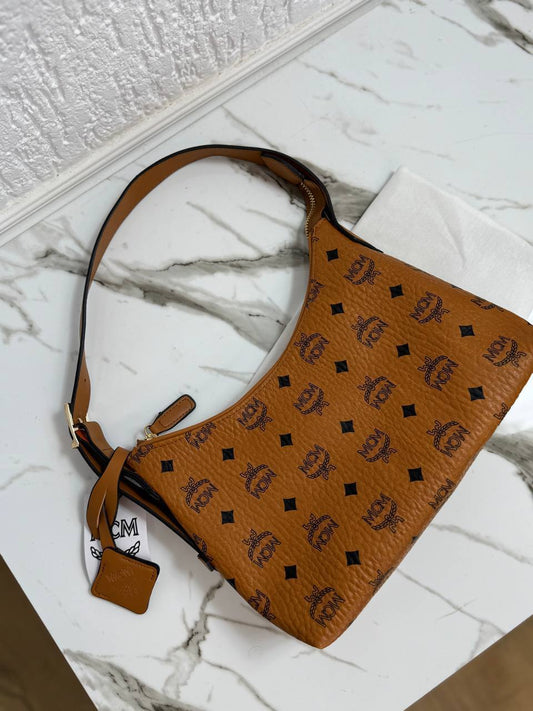 Mcm  Aren hobo Size 26 x 20