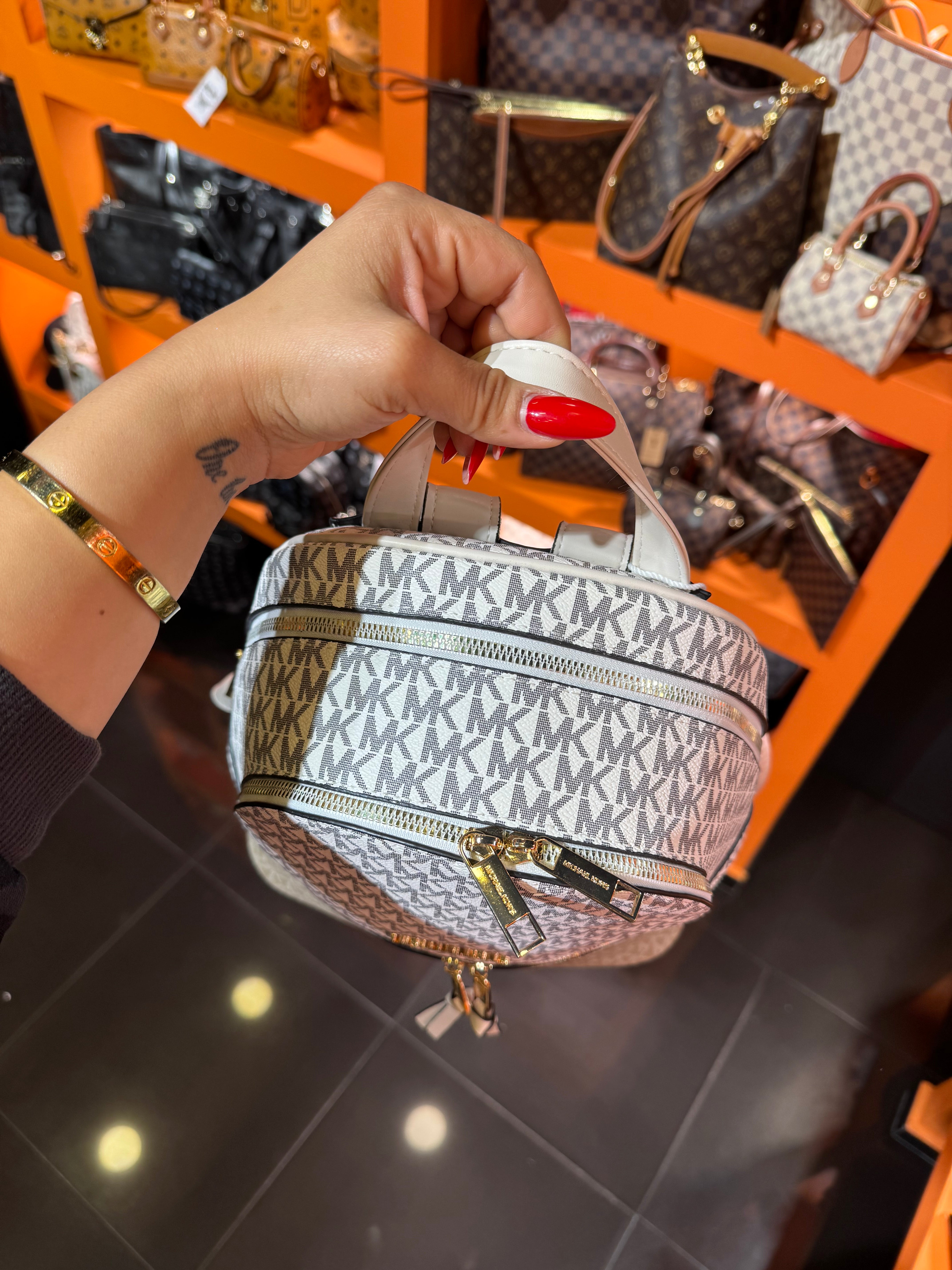 Michael kors back pack 02