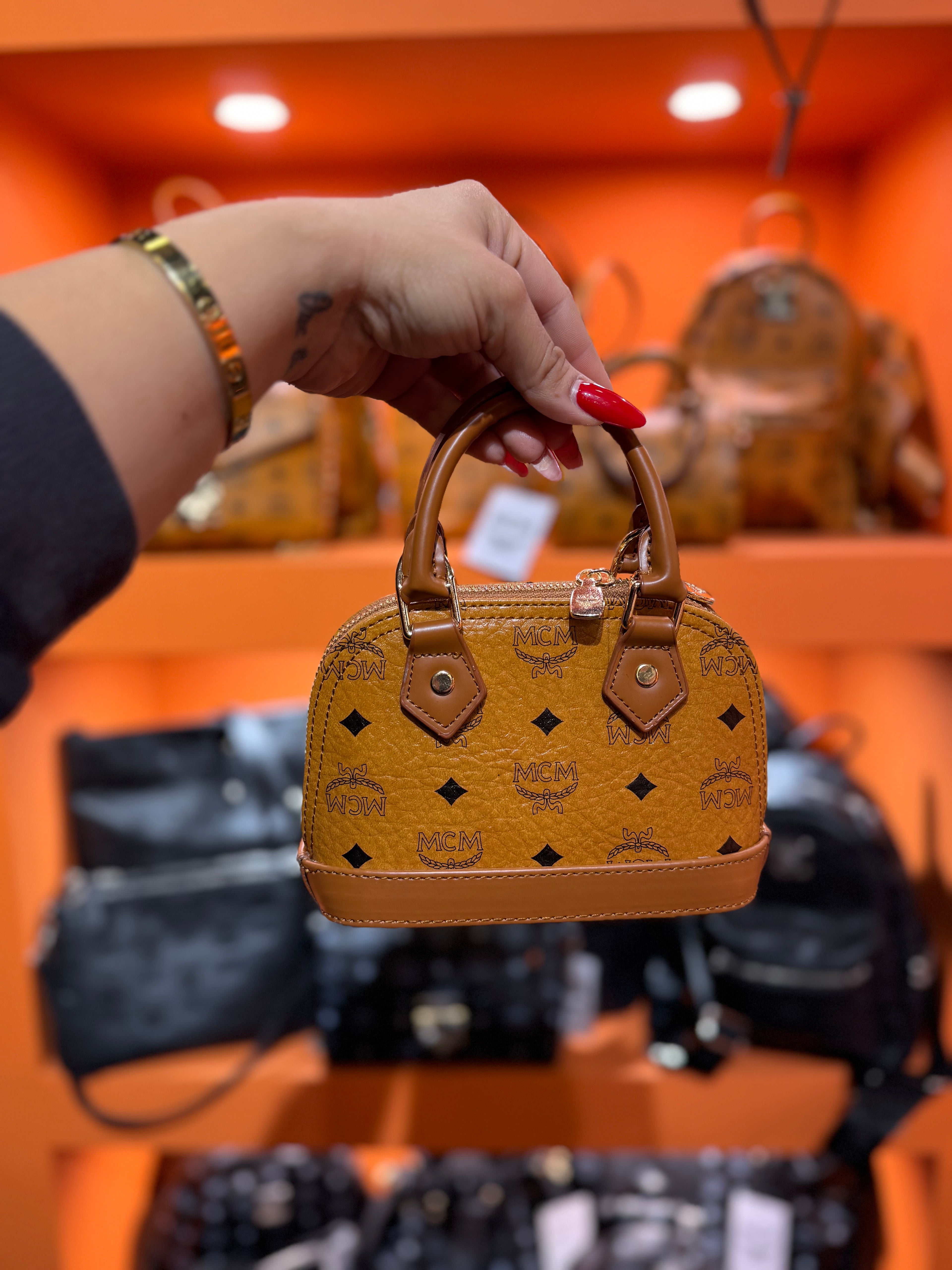 Mcm ταμπά nano Alma size small:12x18