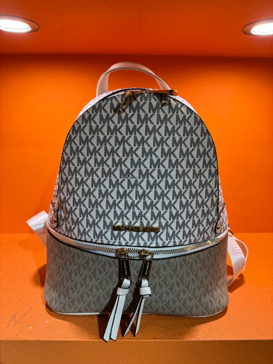 Michael kors back pack 02