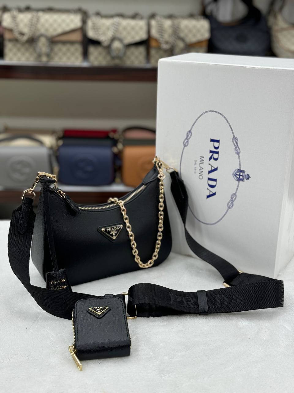 Prada Saffiano μαύρο  size :12x23