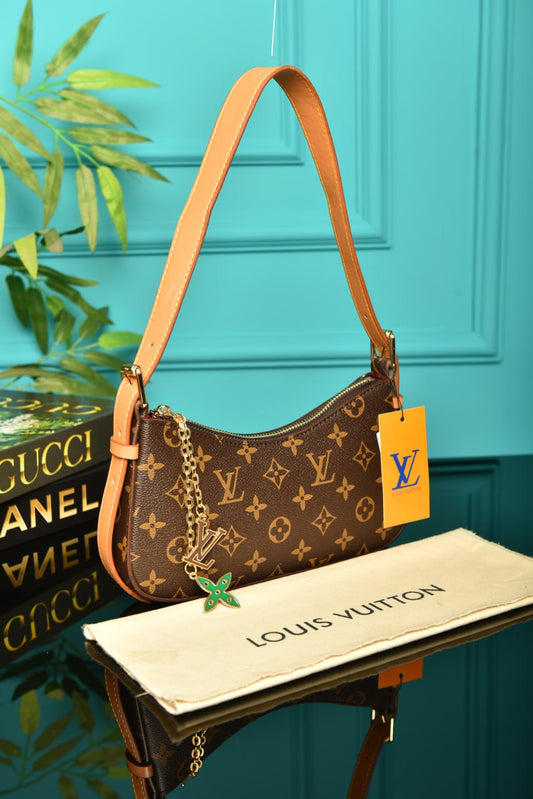 LOUIS VUITTON - Pochette Bloom 23 × 10 × 5 cm