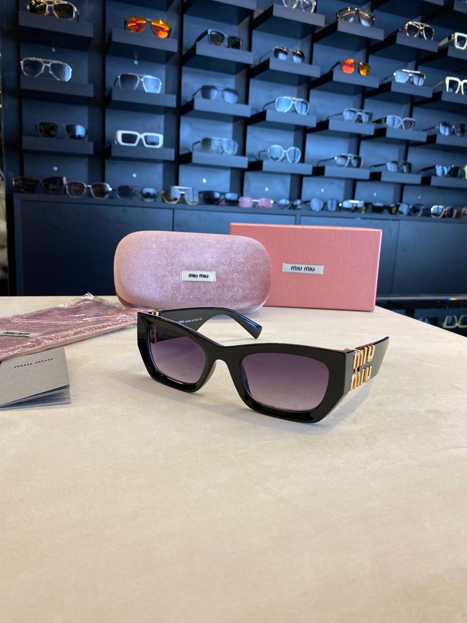 Miu Miu black -gold 03