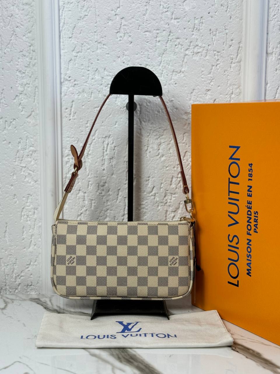 Louis vuitton - pochette Acsore Dam white