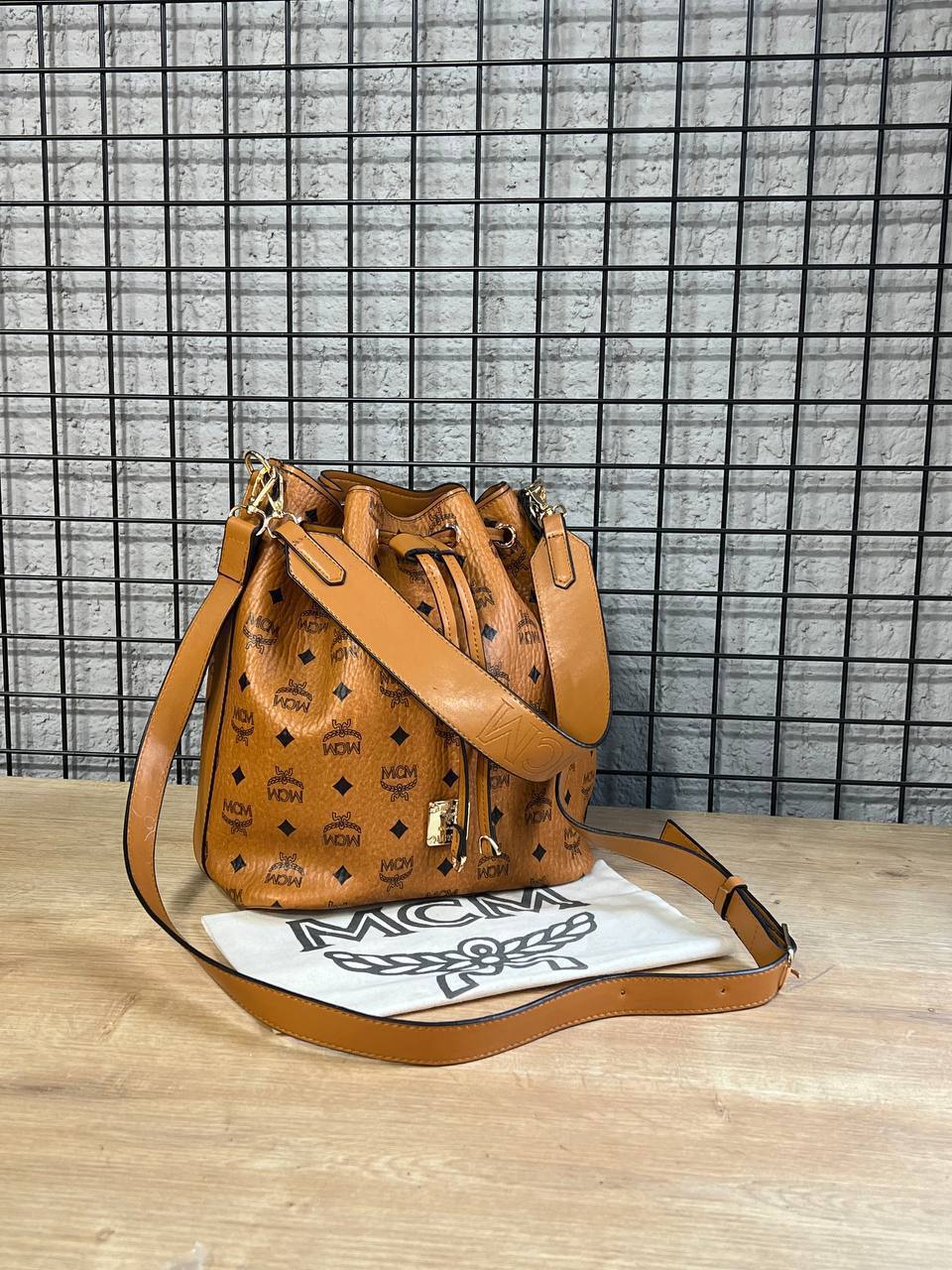 Mcm neo neo brown size 28x25